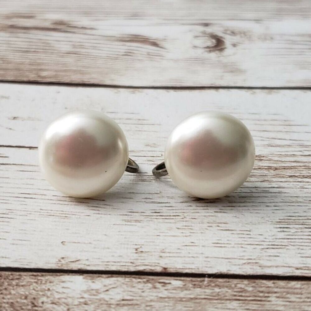 Vintage Screw On Earrings - Round Pearlescent 5/8"
